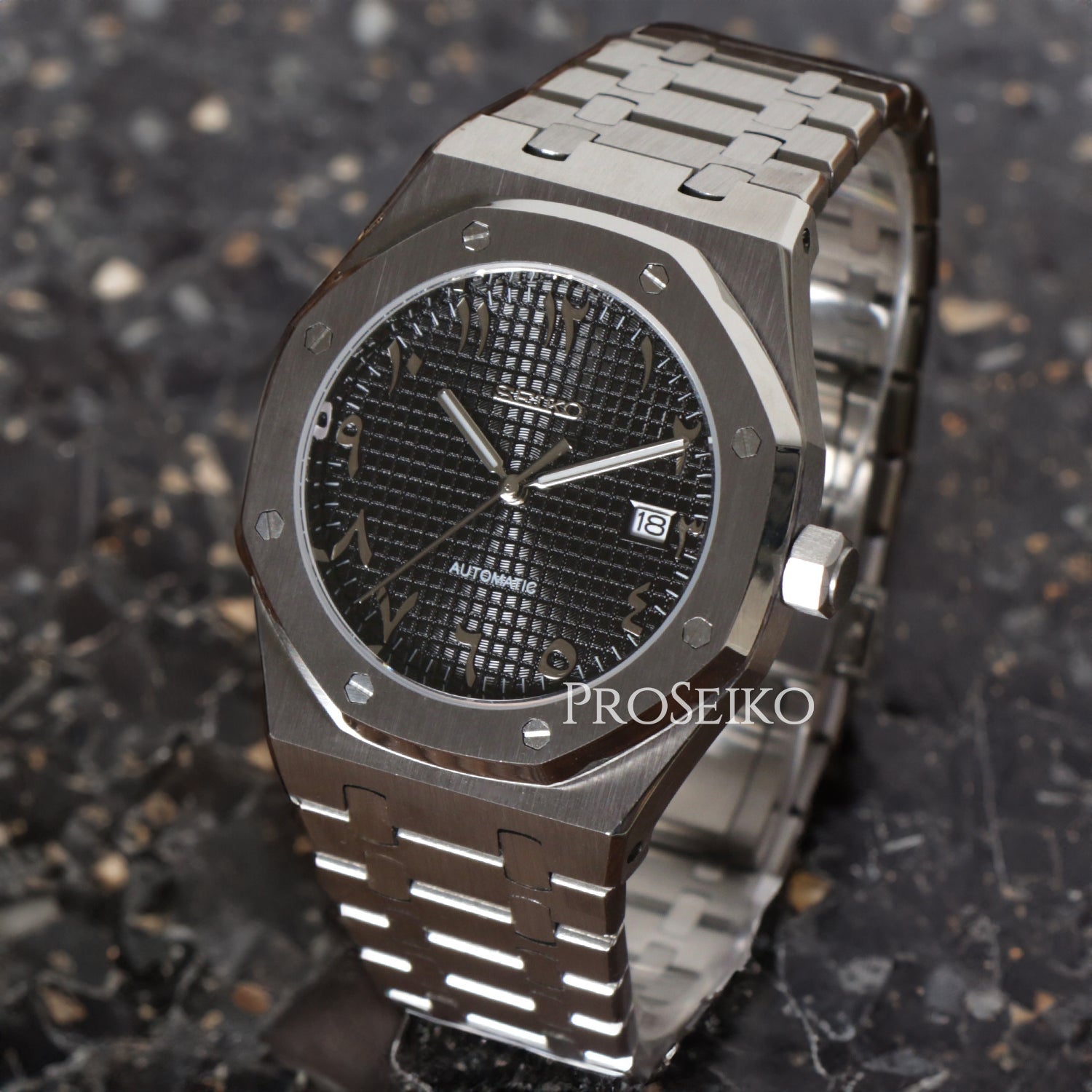 Seikoak | Arabic | Black