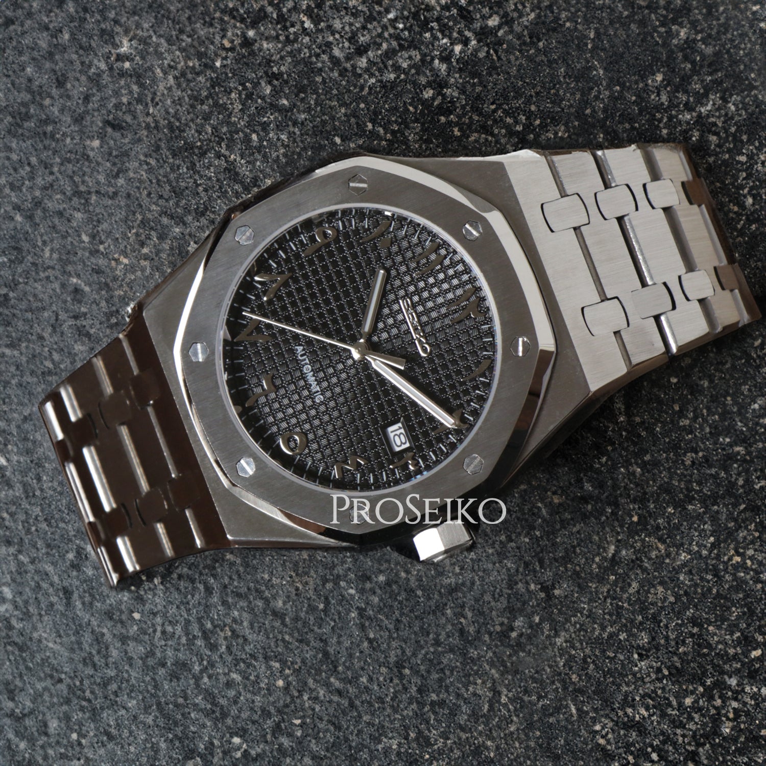 Seikoak | Arabic | Black