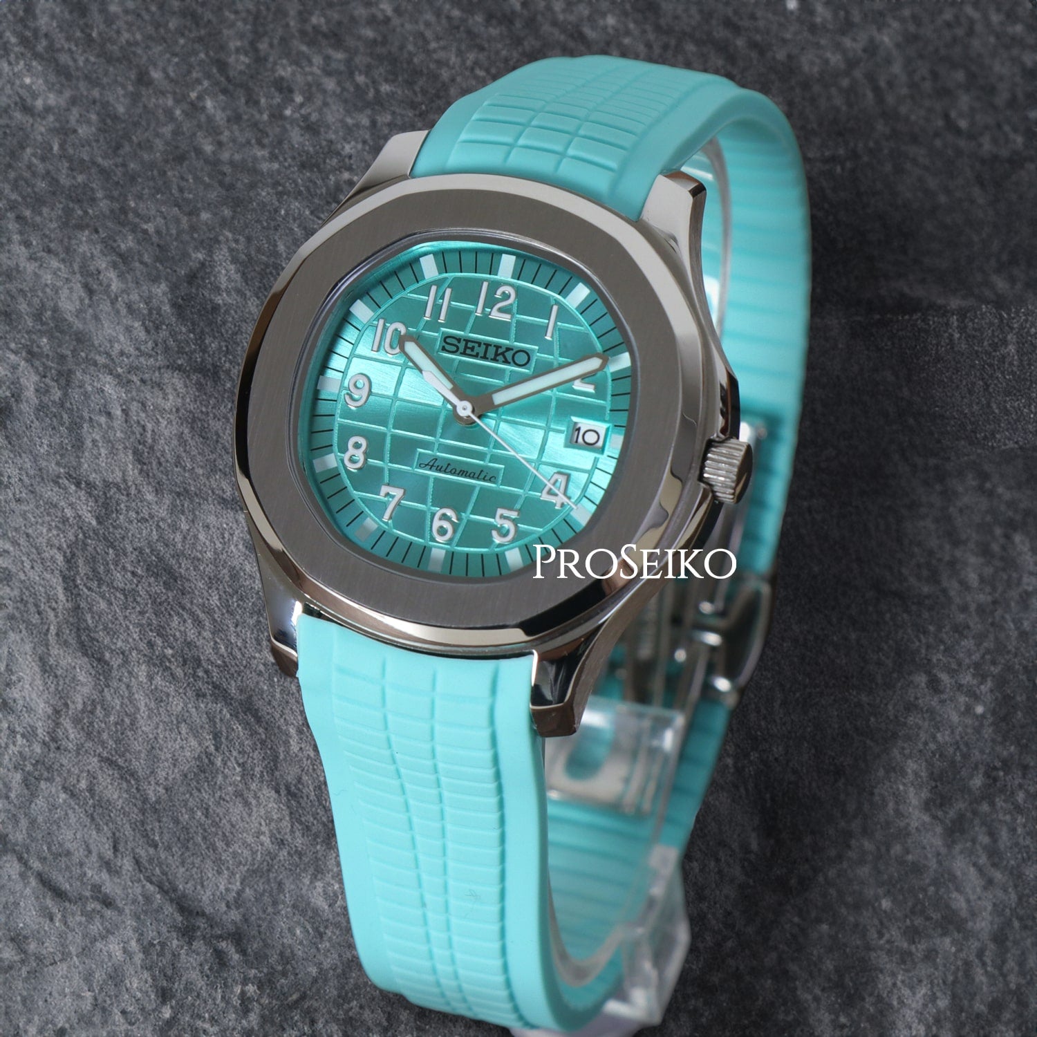 Seikonaut | Tiffany Blue
