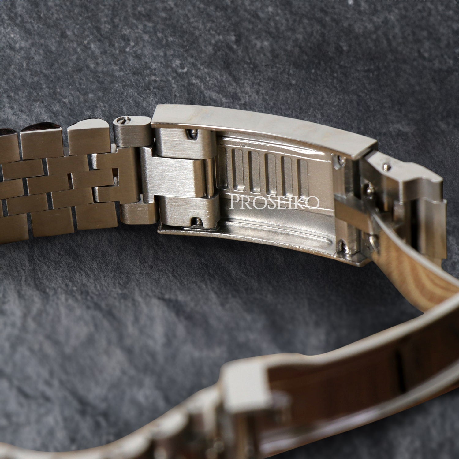 Masteiko | GMT | Bruce Wayne